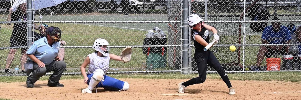 Lucy Millones 2027 banner