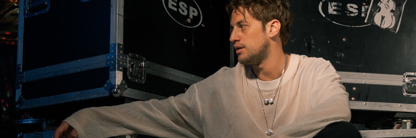 Stevie Appleton banner