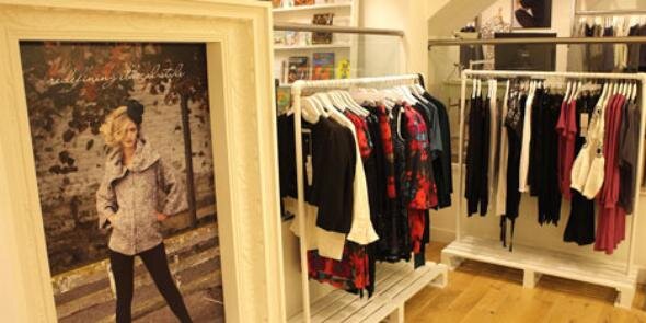 WomenCanShop's profile banner image