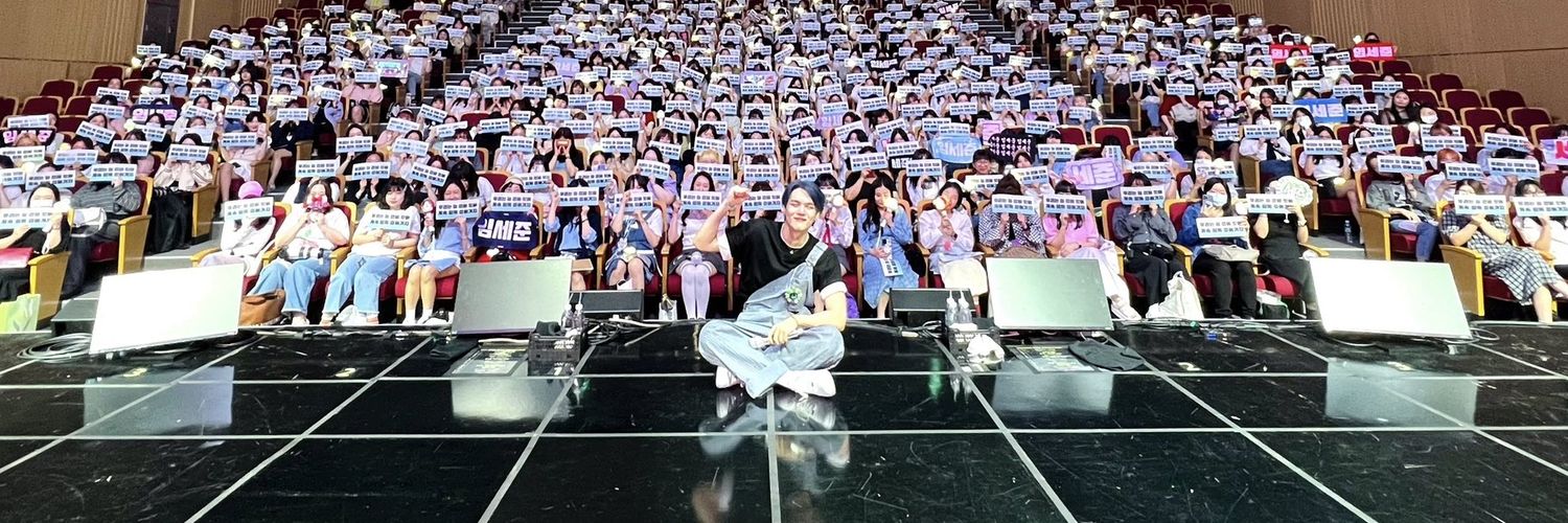 junie_jun_'s profile banner image