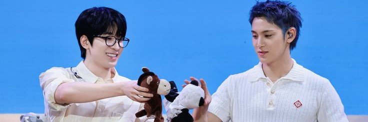 yearouz's profile banner image