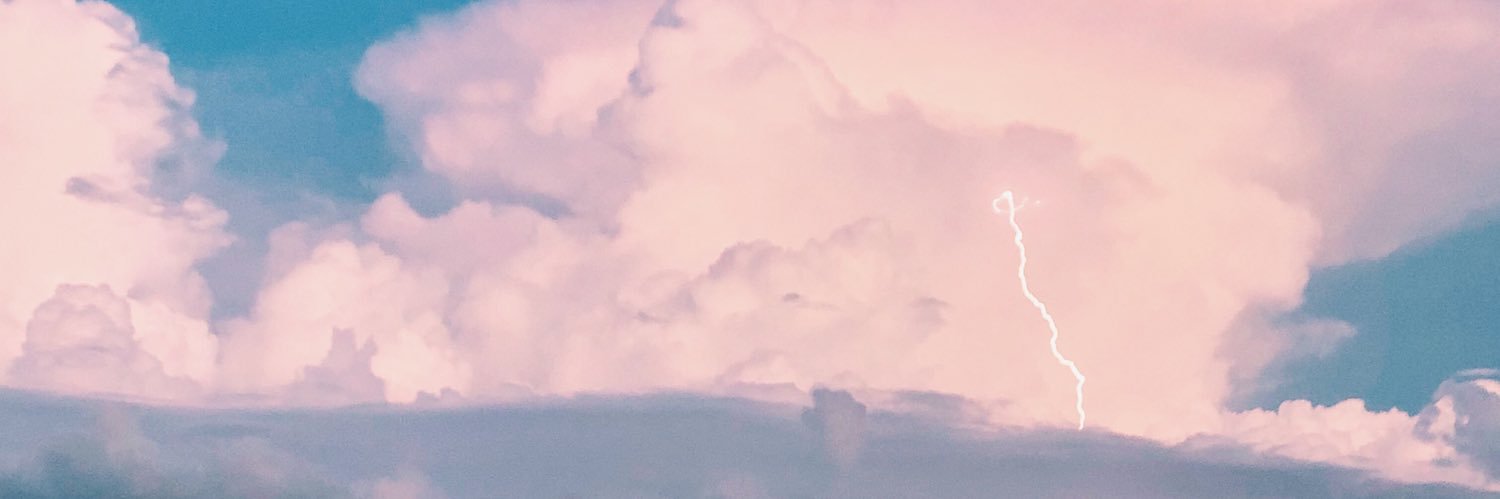 Carolineethomp's profile banner image