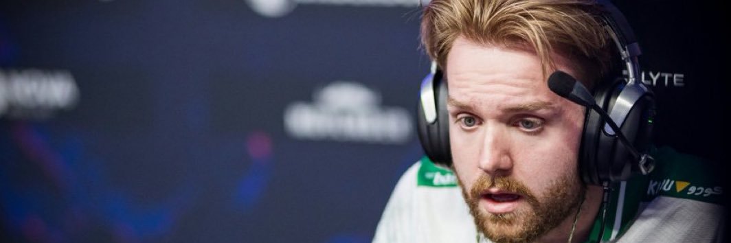 Veaque's profile banner image