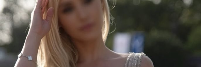 𝐴𝑚𝑒𝑙𝑖𝑎 𝐵𝑎𝑛𝑘𝑠 banner