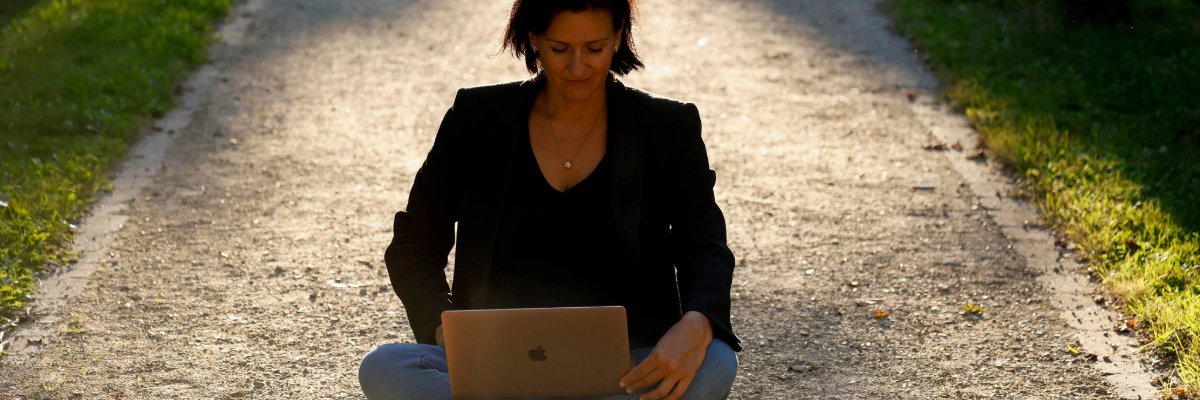 nanettebesson's profile banner image