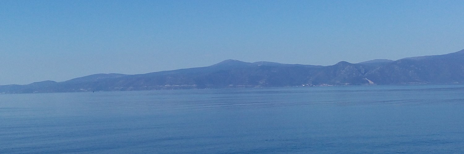 umtern's profile banner image