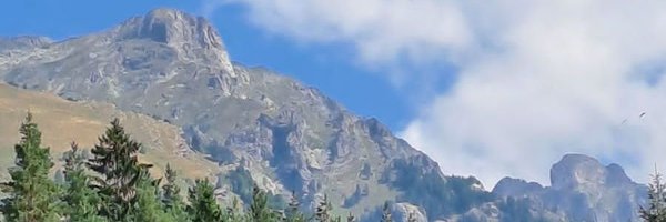 IsabelAlcalde_ Profile Banner