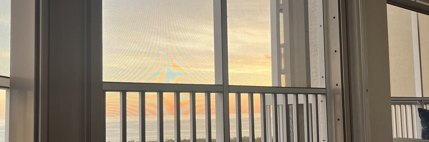 esssieee_'s profile banner image