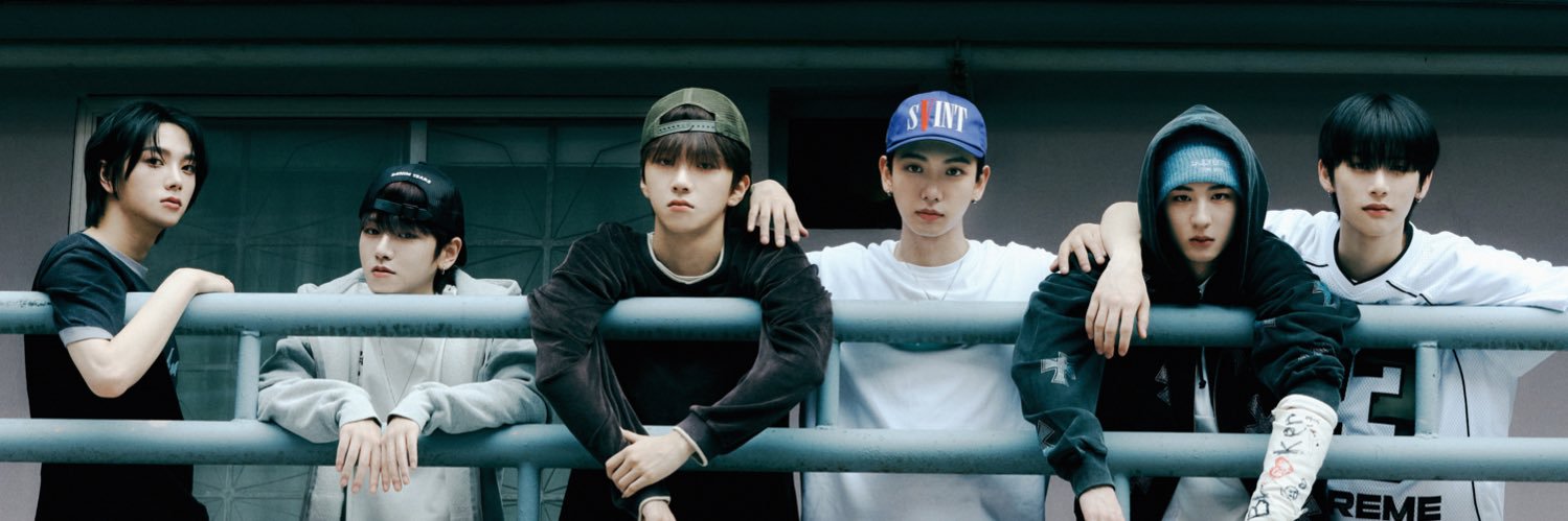 B_woonhakk's profile banner image