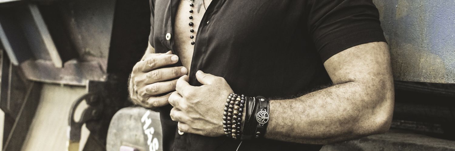 Max Almeida banner