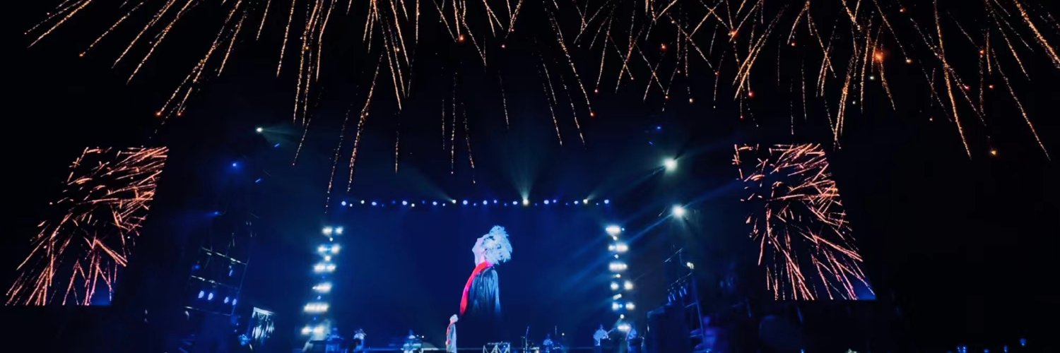 🍀且敬这月色🌸 banner
