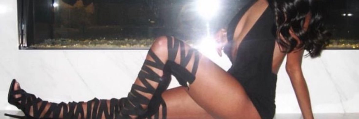 Petite Swirl Girl 🤎🤍 banner