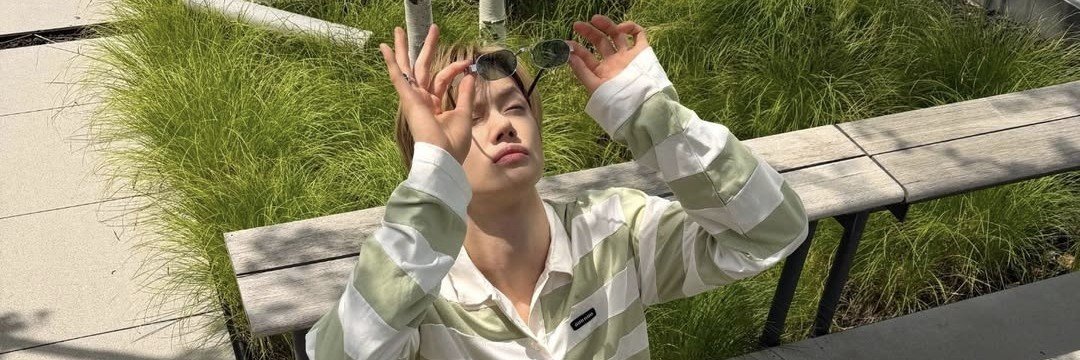 ywnshrt's profile banner image
