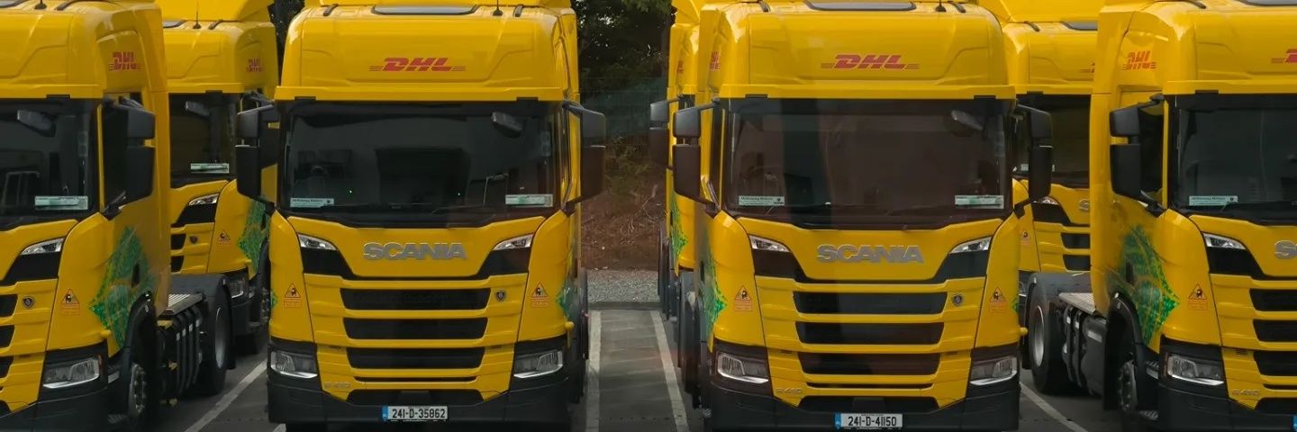 tryExpressBook's profile banner image