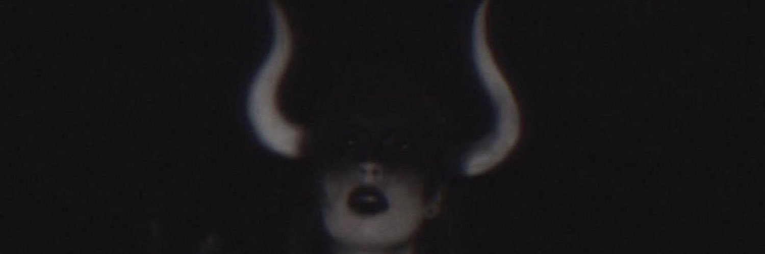 Queen Ahod 👑 banner