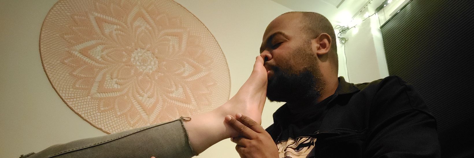 MrWholevibe🇳🇱🇨🇼 banner