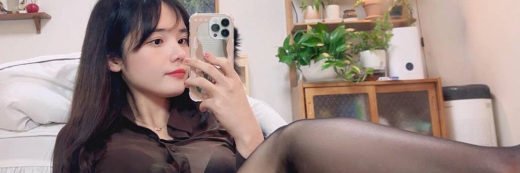 Hồ Ngọc Hà banner