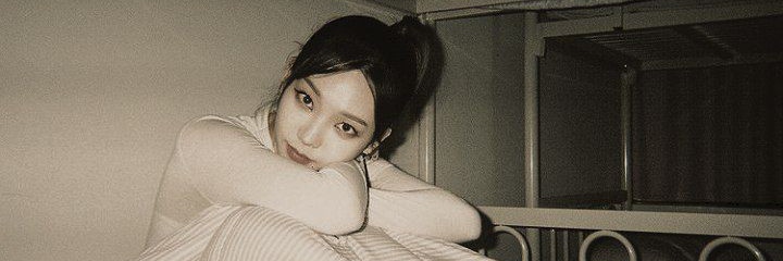 nayyy'²⁵ banner