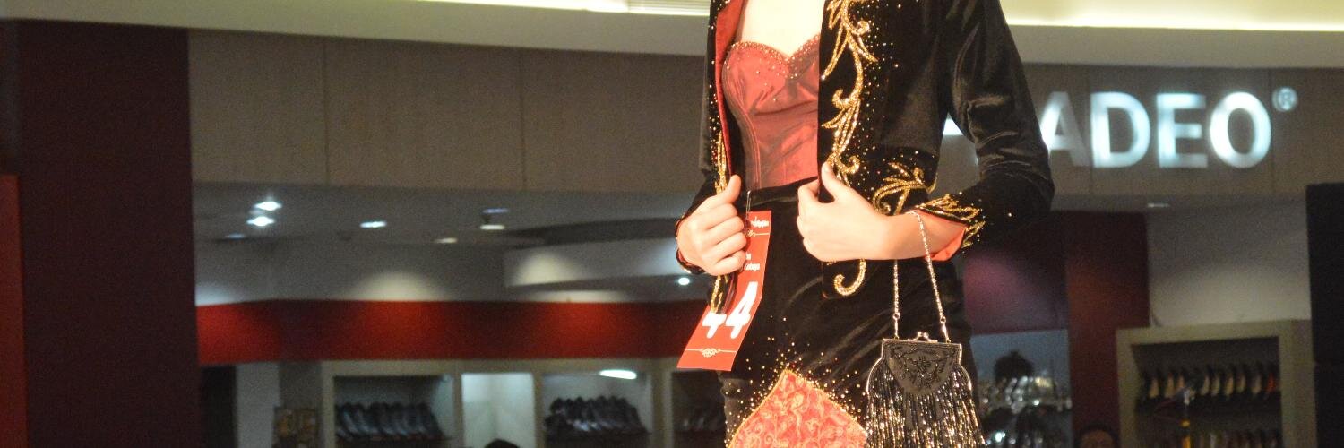 ichsanti's profile banner image