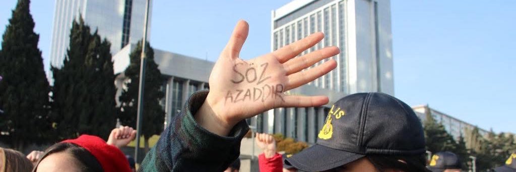 Ernest Mandel banner