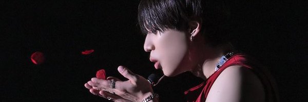 roveringwithtae Profile Banner