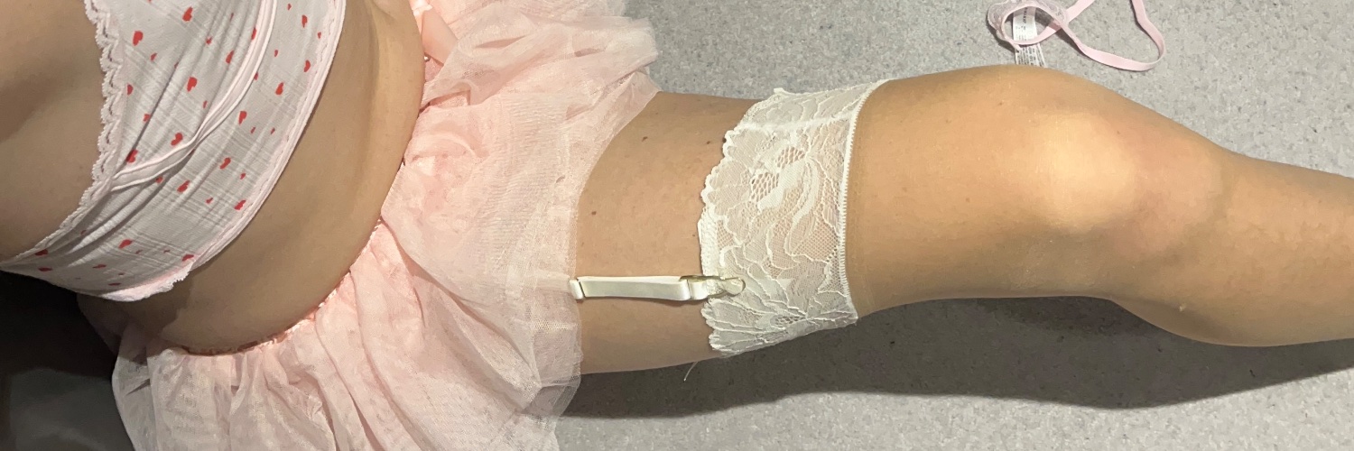 Chloe 🏳️‍⚧️ banner