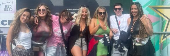 anna_BwFc's profile banner image