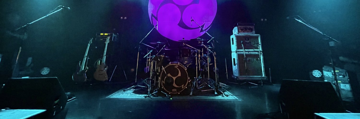 R×y×o the raging thunder banner