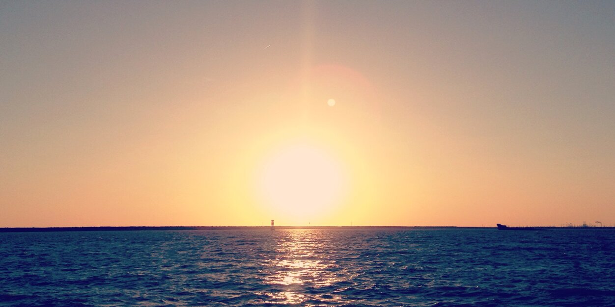 emanrmz's profile banner image