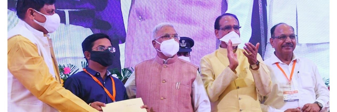 Sumeet Mahendra🇮🇳 banner