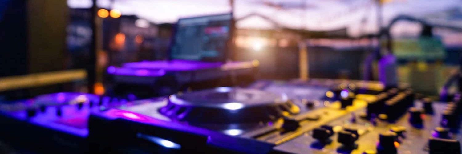 D A N D L I O N banner