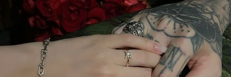 𝓑 banner