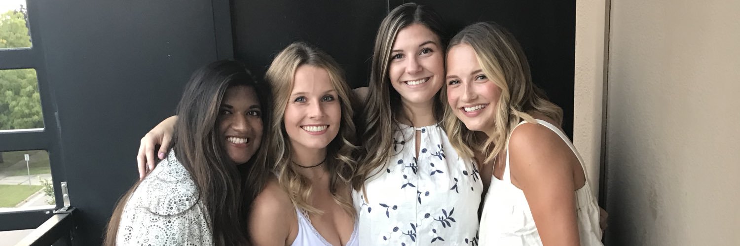 carolineboriz's profile banner image