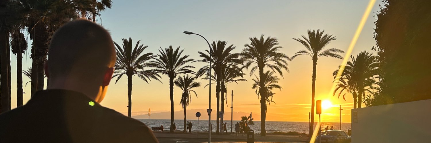 macmolls's profile banner image