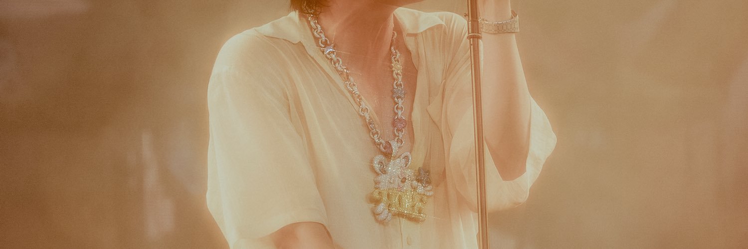 ⁷ ★'s banner