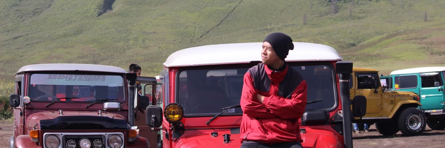 damdimdim's profile banner image