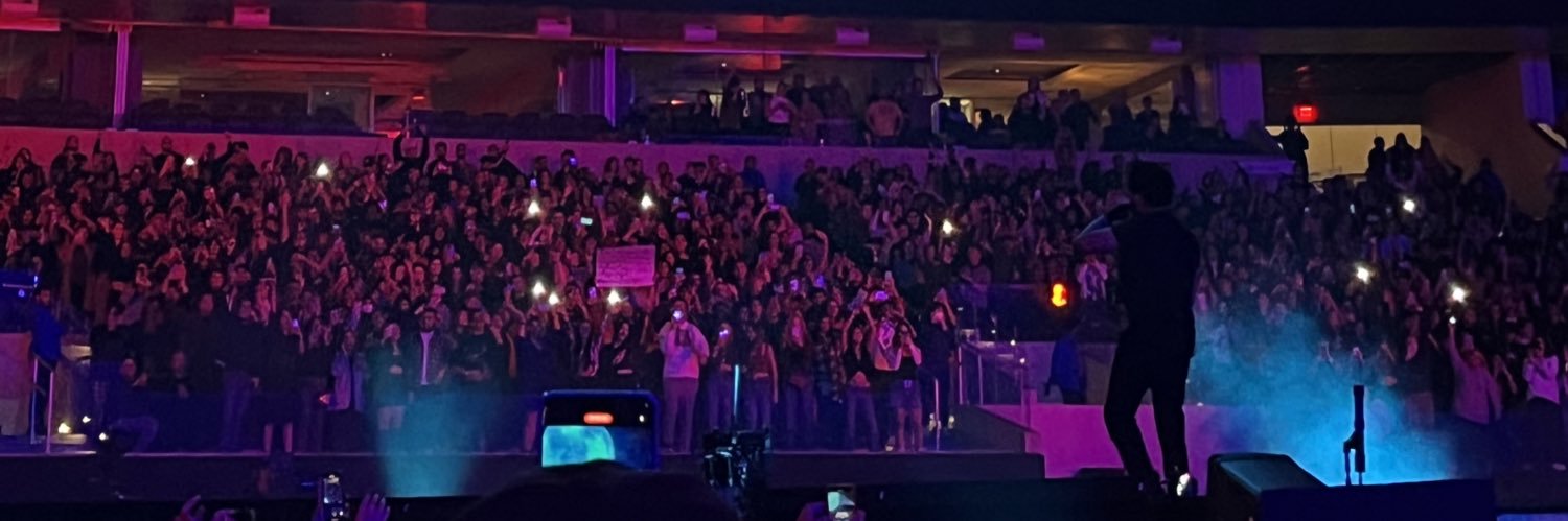 Leeeesliee's profile banner image