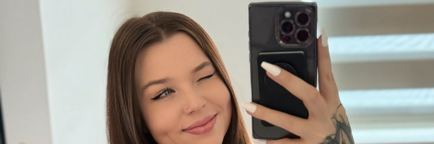 w_jessical's profile banner image