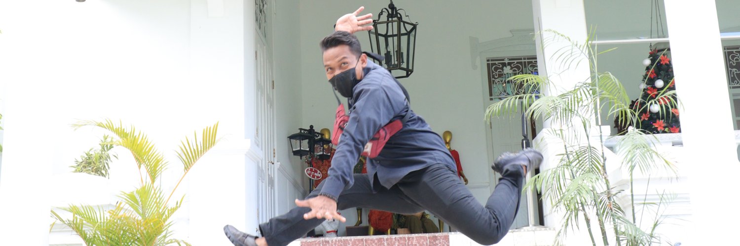gienug's profile banner image