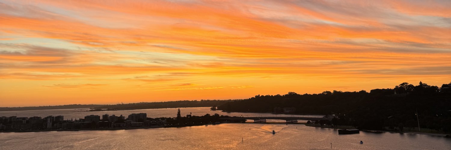 🌅 banner