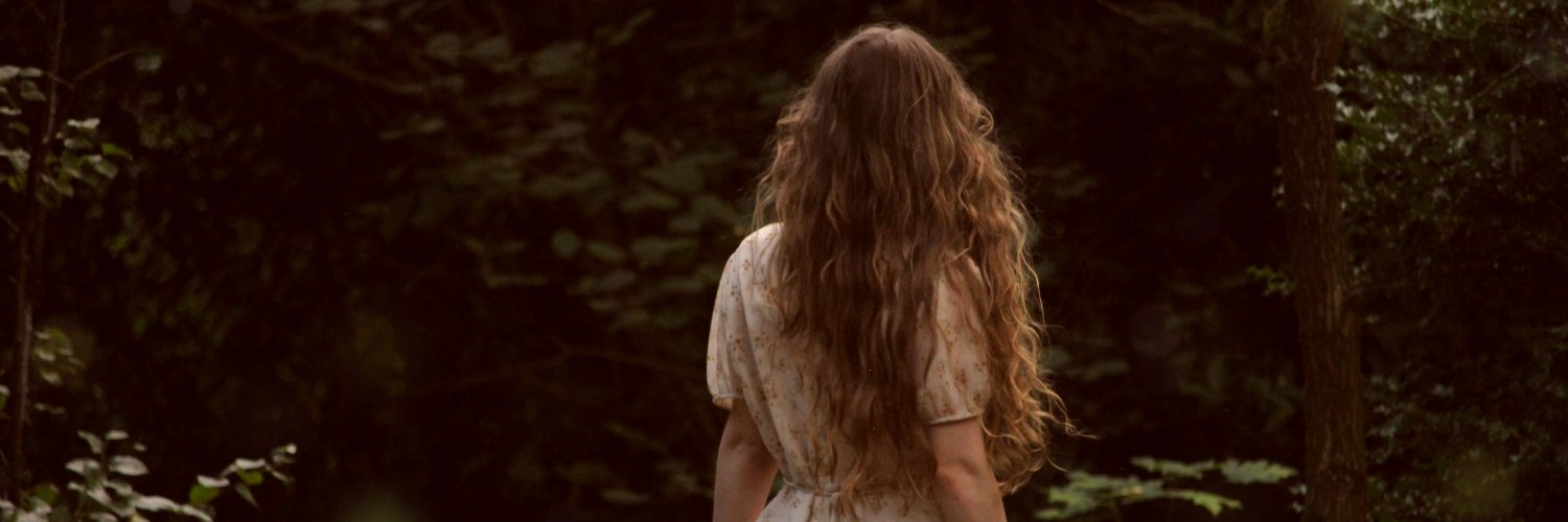 abigailalma_'s profile banner image
