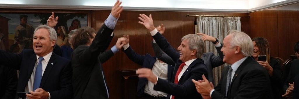 Cavani tiene sida banner