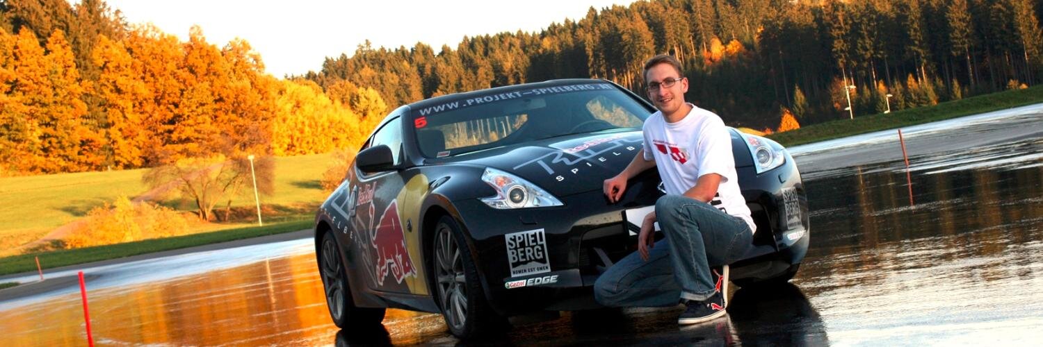 autofilou's profile banner image