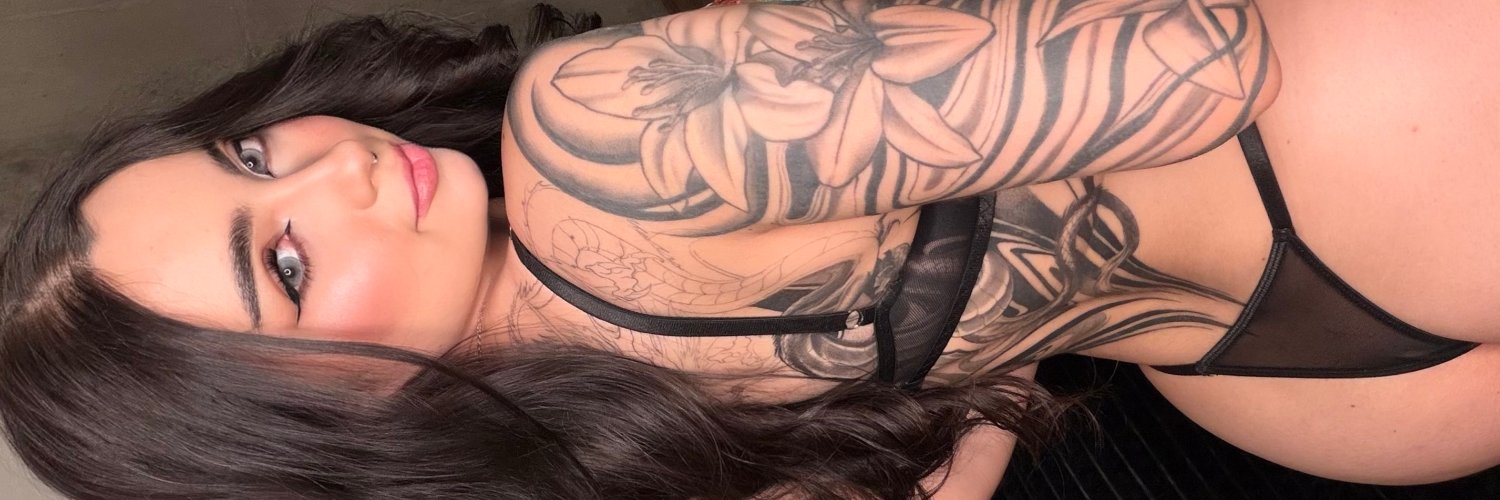 grrlhottie's profile banner image