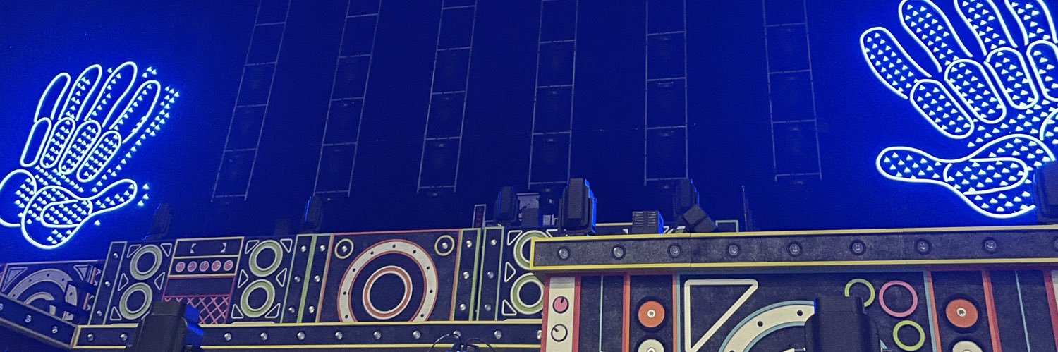 か． banner