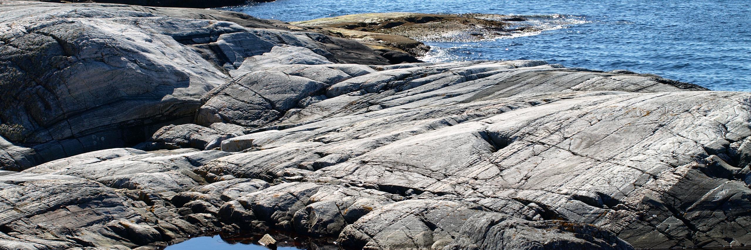 AnneHolmen's profile banner image