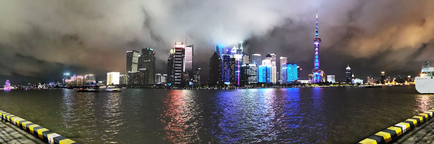 luochen49's profile banner image