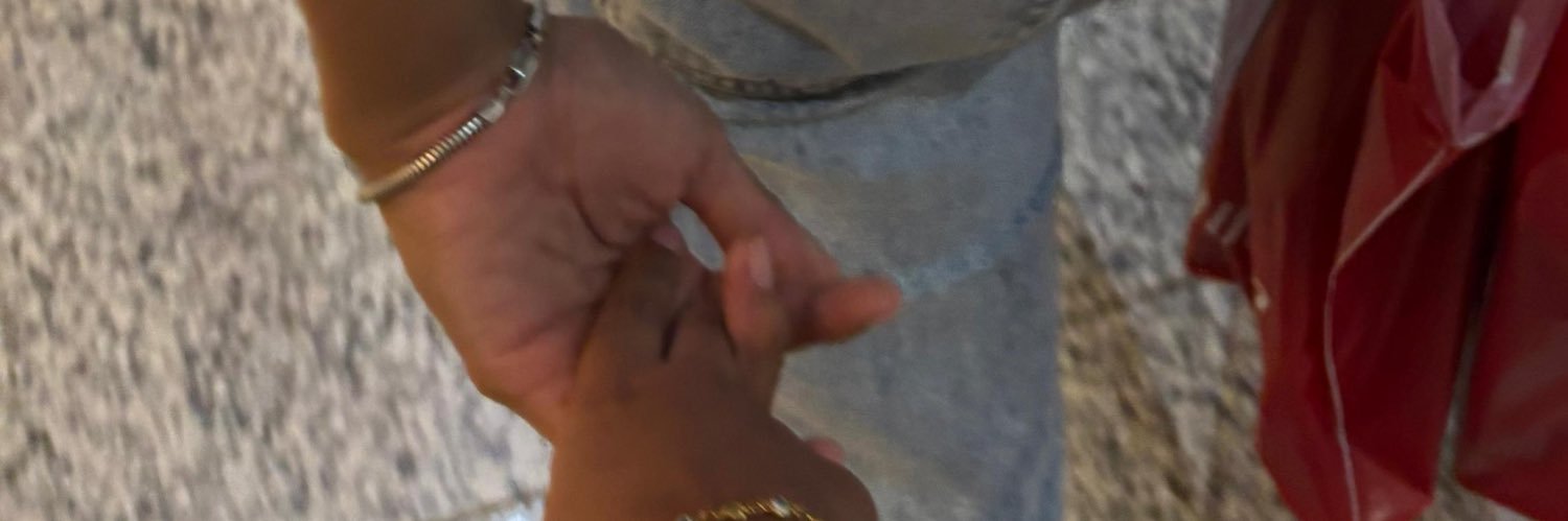 abelhatriizz's profile banner image