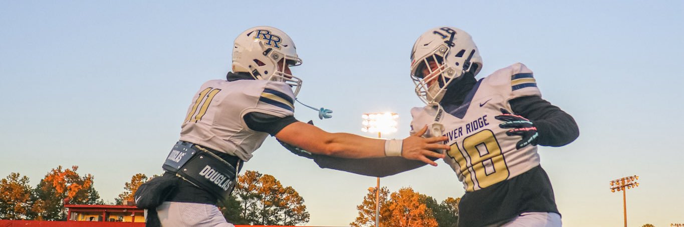 Luke Thompson banner