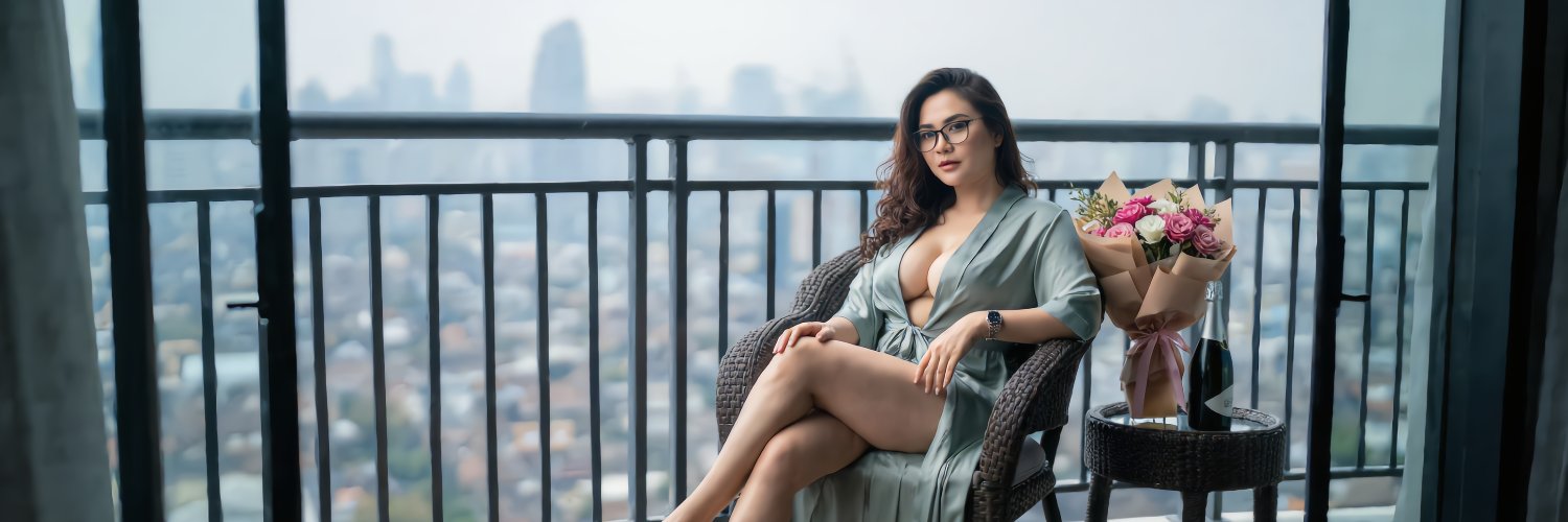 xitkat's profile banner image